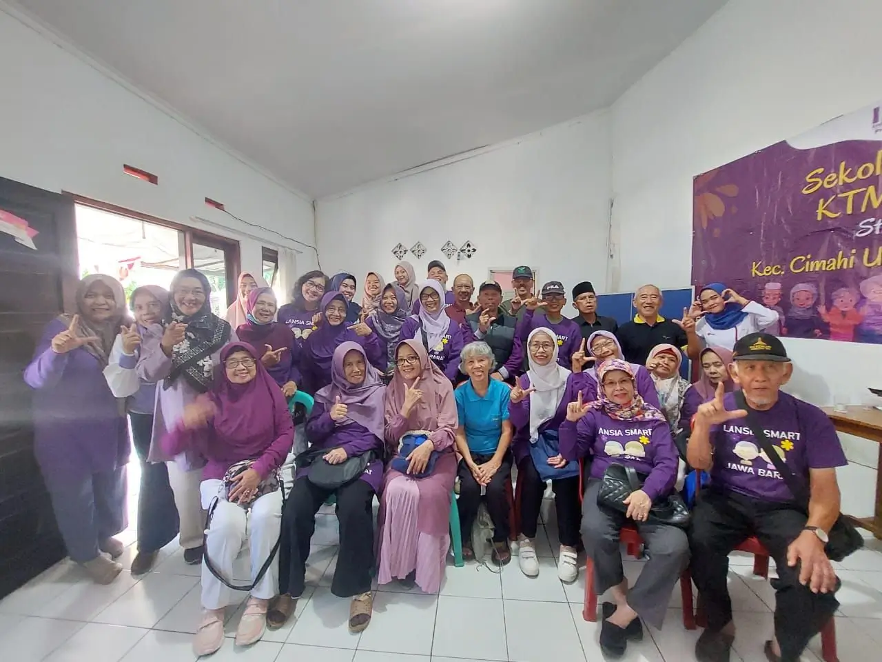 Senam sehat jantung sehat, Klinik Utama Amanah 2, olahraga jantung sehat, manfaat senam jantung, program senam kesehatan.